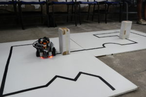 Robô em ação durante o simulado